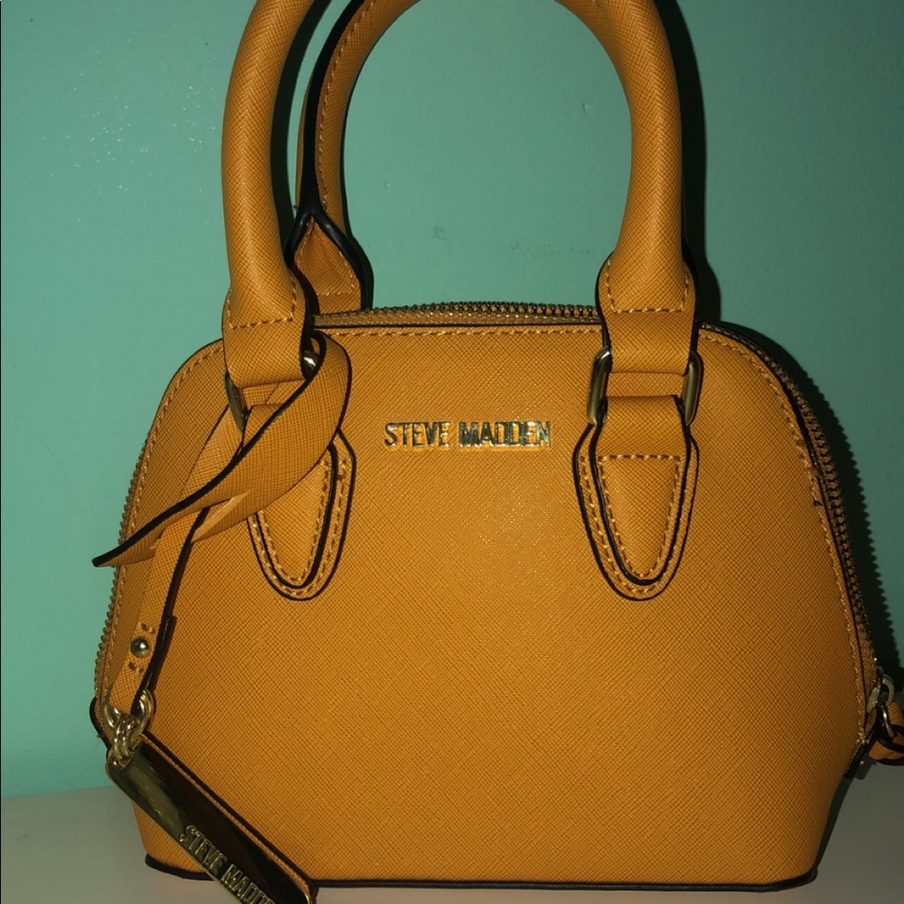 Small yellow Steve Madden purse